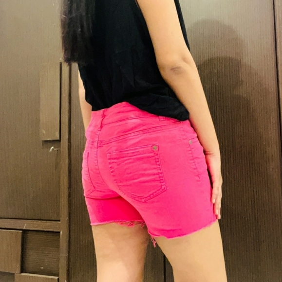 Pink denim shorts - Picture 4 of 4